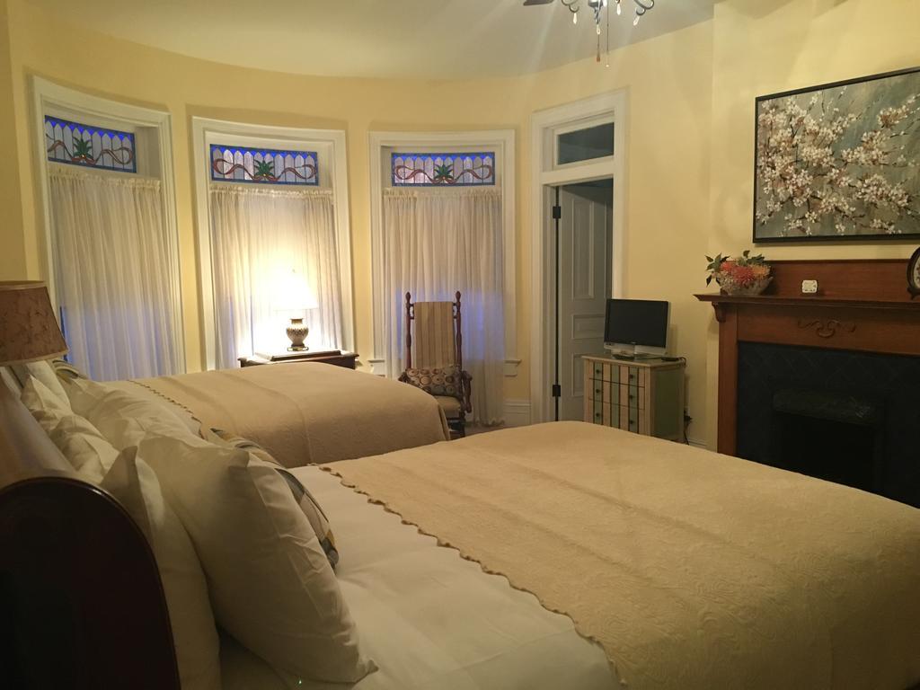 The Levi Deal Mansion Meyersdale エクステリア 写真